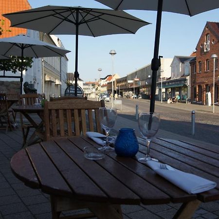 Hotel Radhuskroen Frederikssund Exterior photo