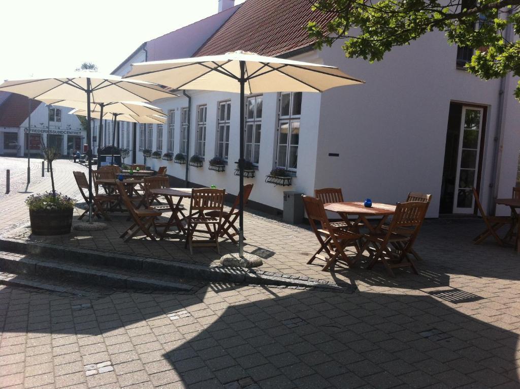 Hotel Radhuskroen Frederikssund Exterior photo